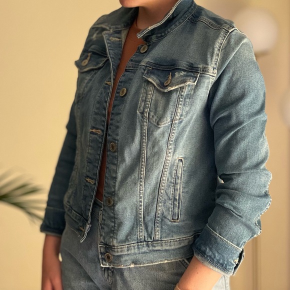 NWOT SO Lightly Distressed Denim Jacket - Blue - Picture 3 of 9